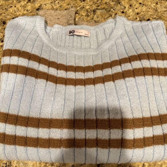 ' SO® Cropped Women’s Large Open-Stitch Hem Crewneck Sweater - Picture 10 of 10